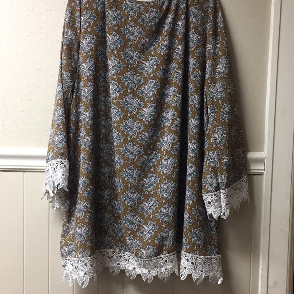 Lady Noiz top with crochet lace detail - Picture 6 of 6